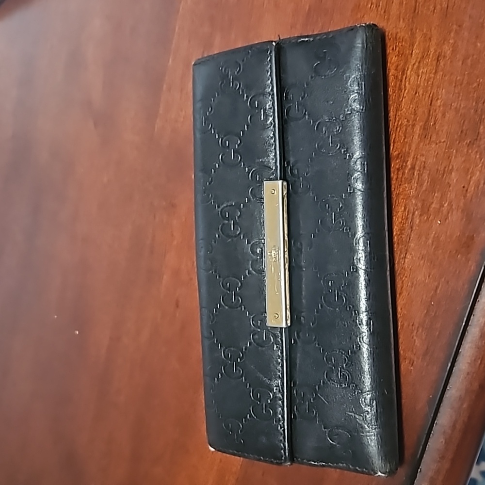 Gucci trifold wallet,guc
